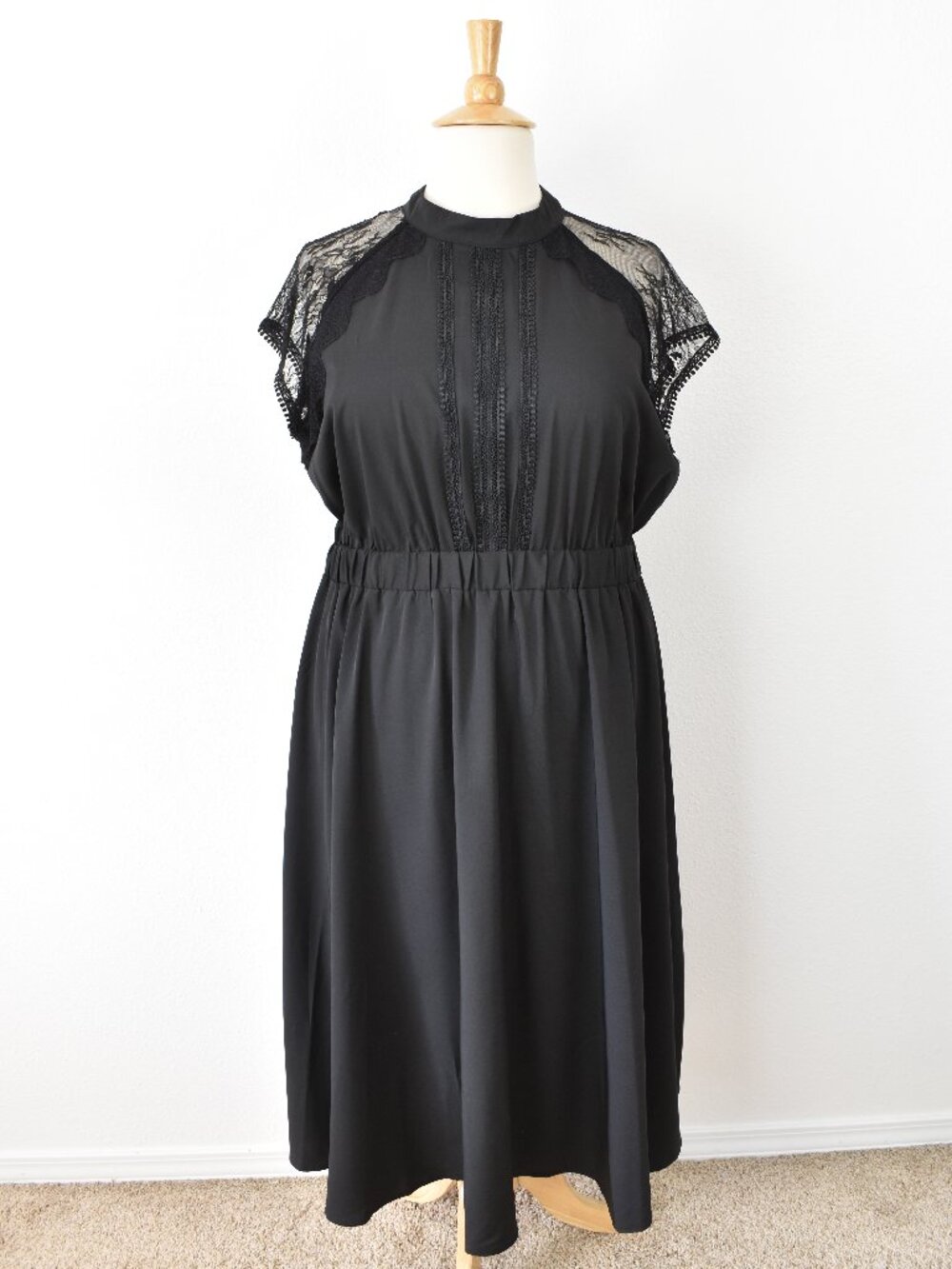 Liquorish London Black Lace Sleeve Midi Dress - 20